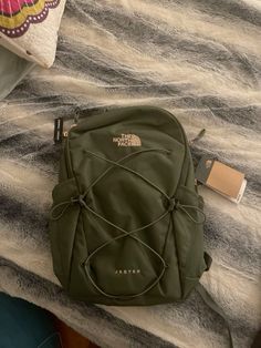 Sage Green North Face Backpack, The North Face Bag Backpacks, Gym Backpack Aesthetic, Green Backpack Aesthetic, North Face Backpack Aesthetic, Rucksack Aesthetic, Sage Green Backpack