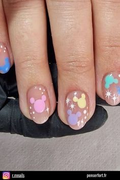 Pointy Disney Nails, Yellow Disney Nails, Mickey Ear Nails, Pretty Disney Nails, Disney Nails Natural, Gel Disney Nails, Ombre Disney Nails, Disney Mickey Nails, Cute Disney Nails Simple