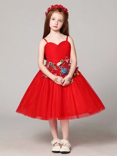 Shop online red short ballroom flower girl dress with colorful embroidery floral for less. Free Shipping and Custom-made. Pro since 2009. Red Sleeveless Dress With Floral Applique, Rose Colored Dress, View Flower, Red Flower Girl Dresses, Maxi Design, Dresses Tulle, Fancy Frocks, Fancy Gowns, Colorful Embroidery