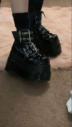 Thick Sole Shoes, Grunge Shoes, Goth Gifts, Round Toe Boots, Fun Clothing