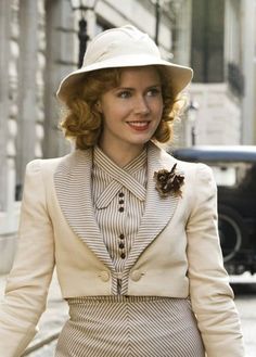 Retro Hairstyles Tutorial, Idda Van Munster, Cream Suit, Costume Drama, Amy Adams, 1930s Fashion, Wearing A Hat, Movie Costumes, Retro Hairstyles