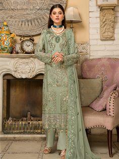 Pakistani Traditional Long Kameez Salwar Wedding Dress Casablanca Wedding, Long Kameez, Mom Dresses, Pakistani Traditional, Organza Suits, Pakistani Suits Online, Pakistani Designer Suits, Gota Work, Pakistani Wedding Dress