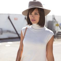 Limited offer! This awesome Halo Bob for $99.99.. Chin Length Layers, Rene Of Paris Wigs, Hair Hat, Mens Wigs, Organic Hair Care, Messy Short Hair, Hi Fashion, Halo Hair, Hair Topper