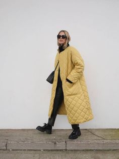 Alexis Foreman, Puffer Coat Outfit, London Winter Fashion, Best Puffer Jacket, Yellow Coat, Wearing All Black, 2020 Fashion Trends, Fashion Trends Winter