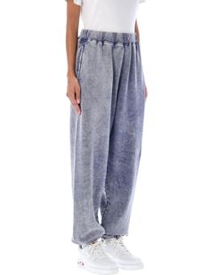 100% Cotton Made in Italy Designer Model Number: FTAR30014F Designer Colour: AW Aries Woman, Printed Sweatpants, Ankle Cuffs, Acid Wash, Womens Sweatpants, Women's Pants, Pajama Pants, Color Design, Sweatpants