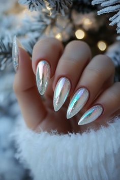 Nail Ideas Festive, Busy Christmas Nails, Nail Ideas For Christmas And New Years, Winter Festive Nails, Chrome Nails Christmas Designs, Nails Christmas And New Years, Nails Inspiration New Year, New Years And Christmas Nails, Simple Chrome Nails Designs