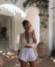 ☾𝓜𝓸𝓻𝓮 @𝓼𝓮𝓶𝓲𝓻𝓪𝔀𝓻☽ Vacay Outfits, Blogger Fashion, Instagram Outfits, Popular Outfits, Sophia Loren, Island Style, Mode Inspo, Brigitte Bardot, Vacation Outfits