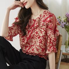 SPU:QZ6201YM color: Color size: M L XL 2XL 3XL style: commuting commuting: Lady sleeve type: ruffle sleeve collar type: round neck pattern: Color details of clothing style: ruffles + stitching + lace size Chart Size Bust Length Shoulder Sleeve Length CM inch CM inch CM inch CM inch M 88 34.65? 55 21.65? 37 14.57? 35 13.78? L 92 36.22? 56 22.05? 38 14.96? 35.5 13.98? XL 96 37.80? 57 22.44? 39 15.35? 36 14.17? XXL 100 39.37? 58 22.83? 40 15.75? 36.5 14.37? 3XL 104 40.94? 59 23.23? 41 16.14? 37 14. Office Blouse With Floral Print And Short Sleeves, Casual Chiffon Tops With Ruffles, Summer Office Blouse With Ruffle Sleeves, Casual Ruffled Chiffon Blouse, Floral Print Short Sleeve Blouse For Office, Office Floral Print Short Sleeve Blouse, Office Short Sleeve Blouse With Floral Print, Summer Office Blouse With Half Sleeves, Spring Chiffon Blouse With Short Sleeves