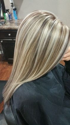 3 Shades Of Blonde Highlights, Caramel Blonde Lowlights, 3 Colour Highlights Blondes, Blonde Coloring Ideas, Summer Blonde Hair With Lowlights Long Layered, Platinum Blonde Hair With Caramel Highlights, Blonde And Low Lights Hair Color, Blondes With Lowlights For Fall, Fall Hair Colors For Platinum Blondes