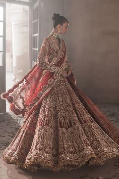 Pakistani Bridal Gown Walima, Indian Bridal Wedding Outfits, Desi Bridal Outfits, Dark Red Bridal Lehenga, Desi Wedding Dresses Pakistani Bridal, Red Lengha Bridal, Pakistani Red Bridal Dress, Pakistani Bridal Wear Red, Baraat Dress Pakistani Bridal Wear