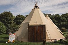 Faye and Jim’s Colourful ‘Cocktails and Croquet’ Festival Wedding in North Yorkshire by Fabio Photography