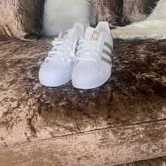 Brand New, Never Worn Adidas Gazelle Women, Mint Sneakers, Adidas Yung-96, Adidas Originals Falcon, Adidas Sleek, Adidas Gold, Yung 96, Gold Adidas, Grey Trainers