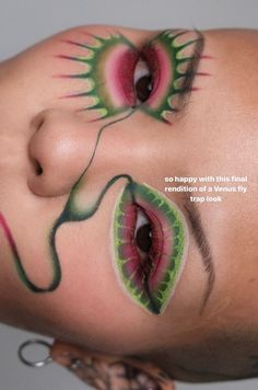 Green Drag Makeup Looks, Venus Mcflytrap Makeup, Venus Flytrap Makeup, Venus Fly Trap Makeup, Weird Core Makeup, Thermal Makeup, Beetle Makeup, Animal Inspired Makeup, Goth Drag Makeup