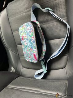 BirdinBag - Floral Graphic Mini Fanny Pack with Adjustable Strap - Perfect Mothers Day Gift Plant Bags, Floral Graphic, Gift Product, Waist Bags, Save The Planet, Sling Bag, Fanny Pack, Mother's Day Gifts, Mothers Day