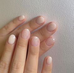 Very Short Nails Manicure, Very Short Nail Designs Minimal, Neutral Gel Nails Ideas, Delicate Nails Classy, Simple Short Nails Ideas, Gel Nails Natural Nail, Jelly Nails Short, Pink Natural Nails, Wow Nails