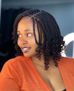 40 Stunning Short Hairstyles for Women with Class Short Braid Twists, One Sided Hairstyles, Marley Braid Hairstyles, Marley Twist Hairstyles Medium, African Twist Hairstyles, Marley Twist Hairstyles Short, Marley Braids Hairstyles, Side Part Twist, Twisting Hairstyles