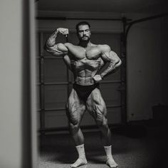 Gain Weight Men, Gym Motivation Wallpaper, Aesthetics Bodybuilding, Bodybuilding Pictures, Gym Wallpaper, Body Muscles, Gym Art, Gym Workouts For Men, Gym Photos