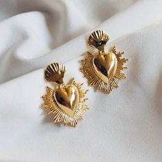 Beautiful And Brand New Heart Drop Earrings 100% Alloy Metal Color: Gold Type: Dangle Material: Metallic Long: 1.25" New Heart, Heart Drop Earrings, Metal Color, Long Earrings, Jewelry Earrings, Women Jewelry, Drop Earrings, Brand New, Gold