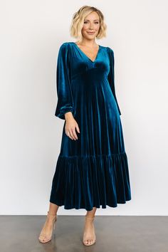 Beautiful sapphire color Incredible quality velvet material Deep-V neckline Maxi length Bubble long sleeves with elastic at cuffs Hidden back zipper Lined bust Ironing NOT recommended 100% Polyester Marianne is 5'6, cup size 34DD, size 6 and wearing size S Sukienki Plus Size, Velvet Sleeve, Velvet Maxi Dress, Vestido Plus Size, Midi Ruffle Dress, Daily Dress, Long Sleeve Midi, Green Velvet, Looks Vintage