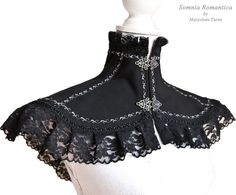 Embroidered capelet Issoire, Somnia Romantica by SomniaRomantica Black Capelet, My Clothes, Mode Inspo, Romantic Style, Fantasy Fashion, Turin, Sewing Inspiration