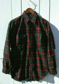 PENDELTON CLASSIC PLAID BUTTON UP SHIRT EXCELLENT CONDITION SMALL DEFECT BELOW POCKET Classic Plaid Shirt With Placket, Fitted Plaid Flannel Shirt With Spread Collar, Classic Workwear Flannel Shirt With Snap Buttons, Classic Flannel Shirt With Snap Buttons For Work, Plaid Shirt With Snap Buttons, Plaid Shirt With Snap Buttons And Long Sleeves, Plaid Long Sleeve Shirt With Snap Buttons, Plaid Shirt With Spread Collar And Placket, Classic Collared Flannel Shirt With Button Closure