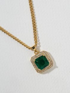 Gold And Emerald Necklace, Diamond Necklace Tiffany, Latest Necklace Design, Emerald Necklaces, Uncut Diamond Necklace, Gold And Emerald, Floating Diamond Necklace, Rose Gold Opal Ring, Real Diamond Necklace