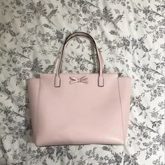 Brand New Without Tags!!! Never Been Used!!! Kate Spade Spring Tote Shoulder Bag, Elegant Tan Shoulder Bag For Spring, Elegant Tan Bag For Spring, Elegant Tan Spring Bag, Kate Spade Feminine Shopping Bags, Chic Kate Spade Shoulder Bag For Spring, Chic Kate Spade Bags For Spring, Feminine Kate Spade Bags For Shopping, Chic Kate Spade Shoulder Bag For Shopping