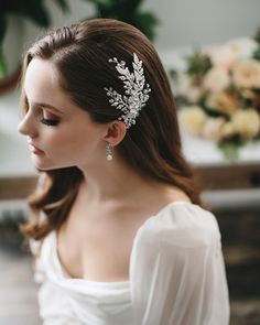 Crystal Wedding Comb Floral Bridal Comb, Bridal Hair Combs, Pearl Bridal Comb, Vine Headband, Crystal Comb, Wedding Comb, Lay Photo, Crystal Hair Clips, Metal Comb