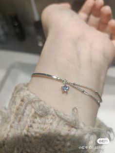 Aesthetic Jewelry Bracelets, Aesthetic Silver Bracelet, Silver Bracelets Aesthetic, Korean Accessories Jewelry, Classy Bracelets, Fancy Jewellery Designs