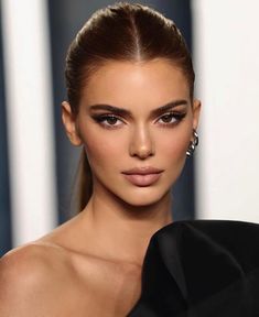 Kendall Jenner Eyes, Oscars Makeup, Kendall Jenner Hair, Kendall Jenner Face, Stile Kendall Jenner, Jenner Hair, Kendall Jenner Makeup, Jenner Makeup