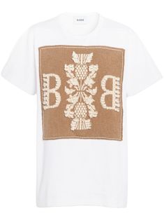 white/cedar brown cashmere/cotton intarsia-knit logo crew neck short sleeves straight hem Designer Beige Cotton Tops, Luxury Jacquard Knit Crew Neck Top, White Jacquard Knit Crew Neck Tops, White Jacquard Knit Short Sleeve Top, White Cedar, Versace Outfit, Iconic Bags, Jersey Shirt, Summer Tshirts