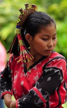 Lake Sebu, Face Drawing Reference, Philippines Travel, Southeast Asian, Traditional Clothing, Travel Aesthetic, Face Drawing, Aesthetic Girl