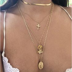 Gold Cross Pendant Necklace Jewelry Accessories Ideas, Gold Cross Pendant, Dope Jewelry, Jewelry Fashion Trends, Funky Jewelry, Stacked Jewelry, Jewelry Lookbook, Girly Jewelry, Cross Pendant Necklace