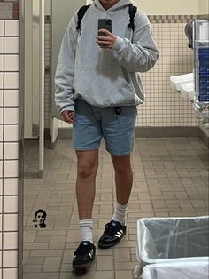 Adidas Summer Outfit Men, Masc Jorts Outfit, Sambas Shorts Outfit, Jorts Mens Outfits Hoodie, Casual Outfits Mens, Short Pants Outfit Men, Summer Shoes Men, Shorts And Hoodie Outfit, Men’s Sweatshorts Outfit