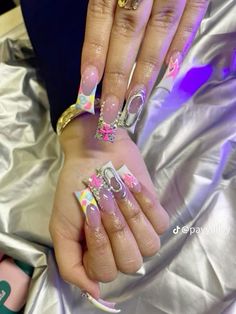 - 𝗳𝗼𝗹𝗹𝗼𝘄 𝟰 𝗺𝗼𝗿𝗲 ➚➚➚ Classy Acrylic Nails, Nails Only, Long Square Acrylic Nails, Unique Acrylic Nails, Bling Acrylic Nails, Short Acrylic Nails Designs