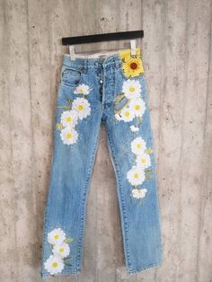 "Ready to send:Size-32,31,33,34  unique vintage jeans One of a kind.. Hand made embroidery and unique patches. ---Or---- Made to order, ready to be shipped  in any size, within 15 working days .  If you need different size, please send me a message and I will make you a special and unique design. They are all different! No one will have the same one as you have!  Hand painted, one of kind jeans. You pick your size, model (slim- boyfriend- high waist- low waist) and primer color and you will get Vintage Boyfriend Jeans, Reworked Clothing, Diy Jeans, Custom Jeans, Custom Denim, Blue Accessories, Painted Denim, High Waisted Mom Jeans, Vintage Denim Jacket