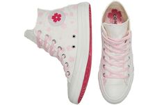 Converse Chuck Taylor All Star Valentine 567100C Posca Shoes, Clothing Wishlist, Dr Shoes, Shoe Shopping, Summer Stuff, Black Gums, Pretty Cars, Swag Shoes, Shopping Ideas