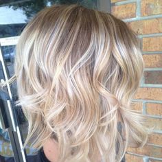 Kort Bob, Layered Haircuts For Women, Layered Cut, Short Layered Haircuts, Bob Hair, Hair Coloring, Cool Haircuts, Great Hair