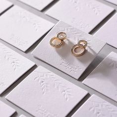 Custom Pure White Jewelry Cards Embossing Earring Display - Etsy Diy Earring Cards, Jewelry Packaging Diy, Earring Display Cards, Earring Card Display, Custom Jewelry Packaging, Jewelry Packaging Design, Packaging Cards, Jewelry Packaging Box, Jewelry Cards