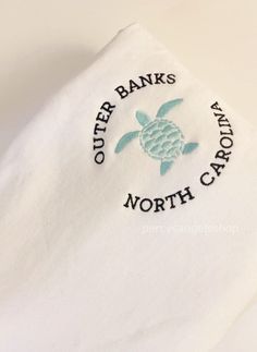 Embroidered Turtle, Cute Crewneck Sweatshirt, North Carolina Gifts, Beachy Outfits, Cute Shirt Designs, Causal Outfits, Cute Preppy Outfits, Vintage Crewneck, Embroidered Crewneck