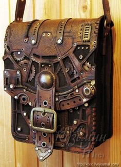 Astounding steampunk leatherwork bags and books / Boing Boing Steam Punk Diy, Goth Design, Goth Jewellery, Gothic Type, Gothic Ideas, Steampunk Gadgets, Mode Steampunk, Steampunk Couture