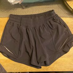 Lululemon Hotty Hot Lined Short 4”, Size 4, Navy. Hardly Worn, Look Brand New. No Stains Or Damage. Lululemon Shorts Outfit, Lulu Lemon Shorts, Lulu Outfits, Bday Wishlist, Wishlist 2024, Lululemon Hotty Hot Shorts, Hotty Hot Shorts, Shorts Lululemon, Xmas List