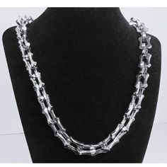 Brand New 18k White Gold Men's Chain Link Necklace Details: Length 20" Genuine 18k White Gold Plated Sterling Silver Retail Price $350 Buy With Confidence From A Trusted Seller W/ A 99%+ Feedback Rating! A0196 (Id-260) Cool Chains Necklaces Men, Mens Chains, Chain Tattoo, Gold Chain Link Necklace, Padlock Necklace, Hanging Necklaces, Silver Link Chain, White Gold Chain, Christian Necklace