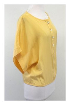 Size Small Light Yellow Blouse Body 100% Silk Made in the USA Slips on Buttons on front Short sleeves Shoulder to Hem 20.25" Spring Daywear Rayon Tops, Summer Rayon Tops For Daywear, Rayon Tops For Daywear, Yellow Silk, Yellow Blouse, Yellow Light, Small Light, Light Yellow, Silk Blouse