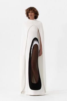 MaySociety Detail Couture, Tule Rok, Stephane Rolland, Futuristic Fashion, Mode Inspiration, Fashion Details, Couture Fashion, Look Fashion, Classy Outfits