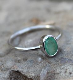 925 Solid Sterling Silver - Natural Green Emerald Ring - Ring Jewelry Handmade - Promise Ring - May Simple Emerald Ring, Emerald Silver Ring, Dainty Women, May Birthstone Rings, Green Emerald Ring, Silver Rings With Stones, Green Stone Rings, Zierlicher Ring, Simple Ring