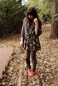 Autumn Brown Jumper, Estilo Hipster, Artsy Aesthetic, Jumper Outfit, Shoes Socks, Romantic Dress, Pinterest Fashion, Fashion Winter, Inspired Outfits