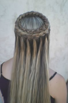 !!!! Love this! Waterfall Braid Hairstyle, Waterfall Hairstyle, Gymnastics Hair, Long Box Braids, Tumblr Hair, Waterfall Braid, Updo Hairstyles