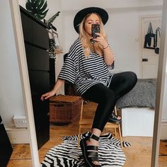 Black Leggings Outfits, Lily Melrose, Look Legging, Outfits Curvy, Black Leggings Outfit, Legging Outfits, Alt Fashion, Curvy Outfits