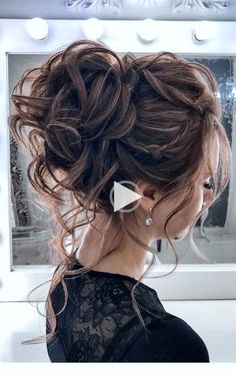 Summer Wedding Hairstyles, Messy Hair Updo, Hair 4c, Romantic Updo, Messy Updo, Elegant Wedding Hair, Wedding Hair Ideas, Wedding Hair Styles, Hairstyles For Medium Length Hair Easy